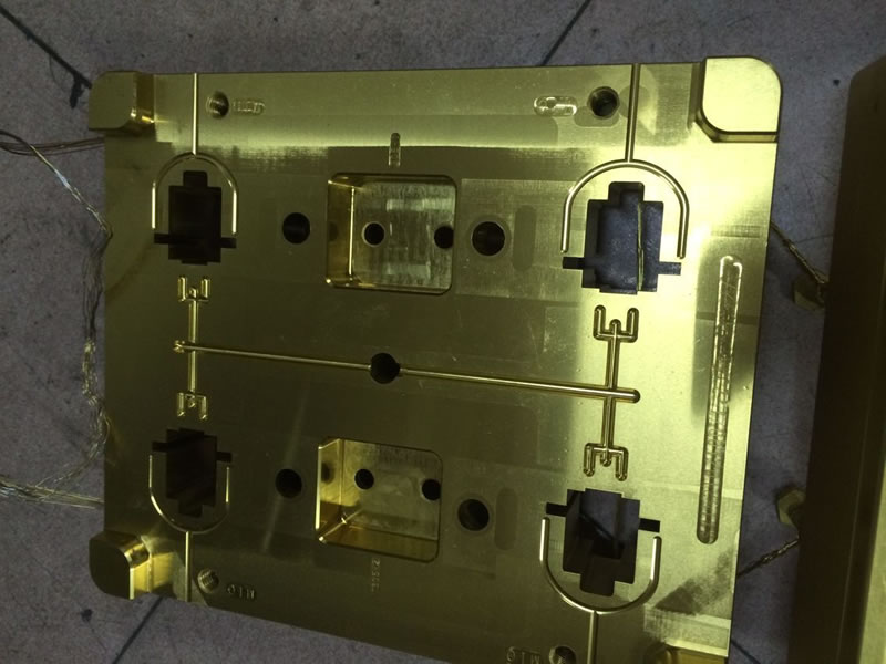 镀钛厂_镀钛加工_模具镀钛_刀具涂层_真空镀钛